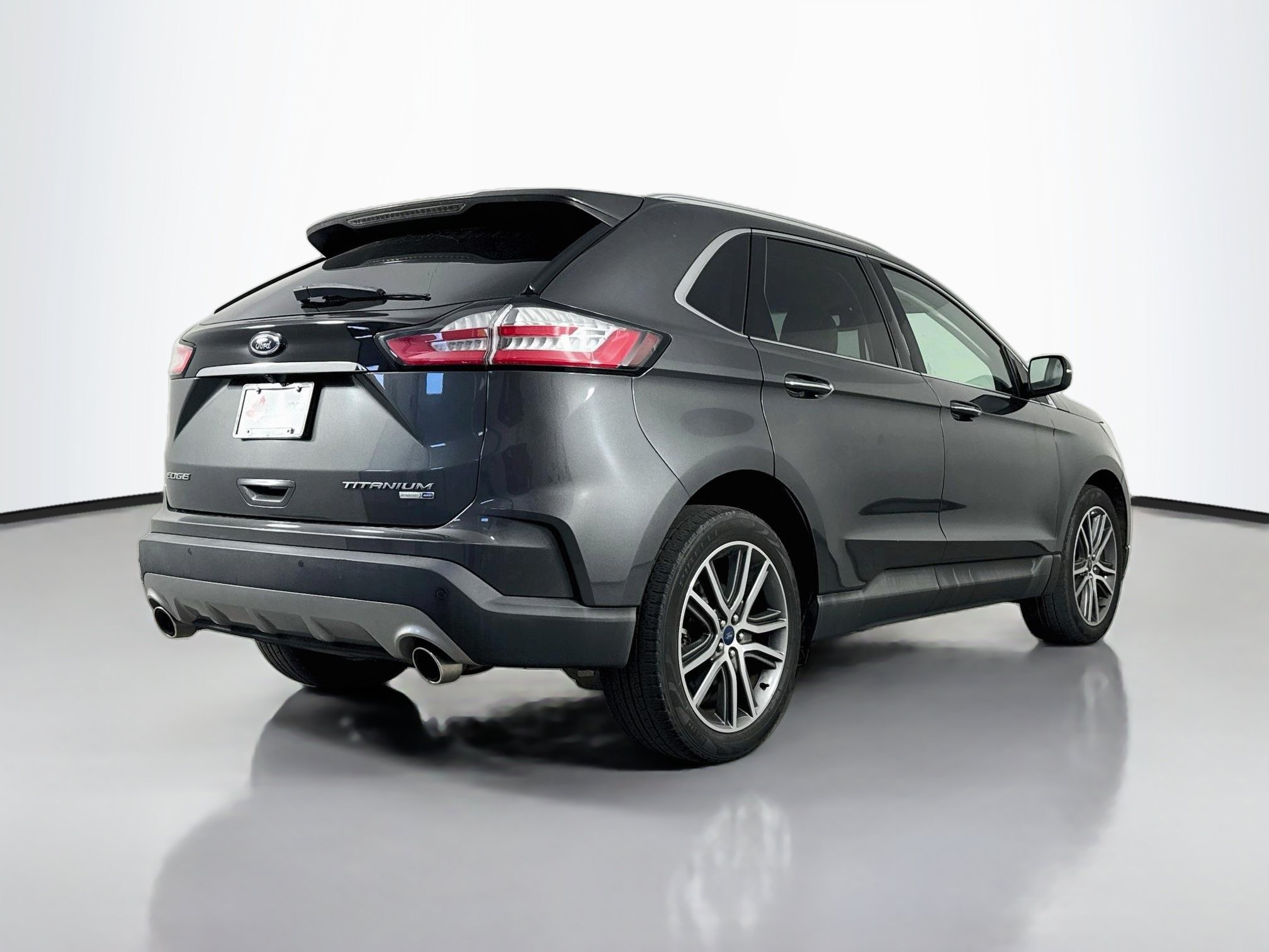 Used 2019 Ford Edge Titanium w/ Cold Weather Package AWD/4WD image 7