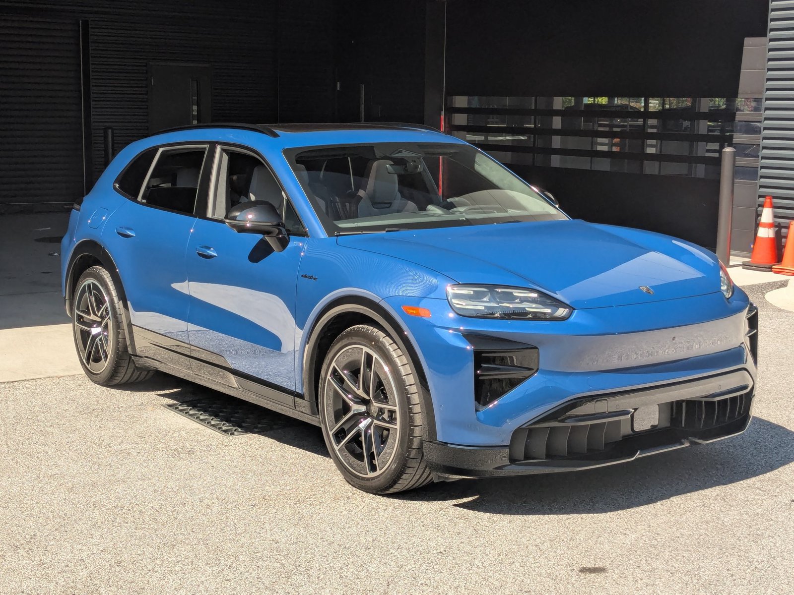 New 2026 Porsche Cayenne Turbo Electric AWD/4WD image 7