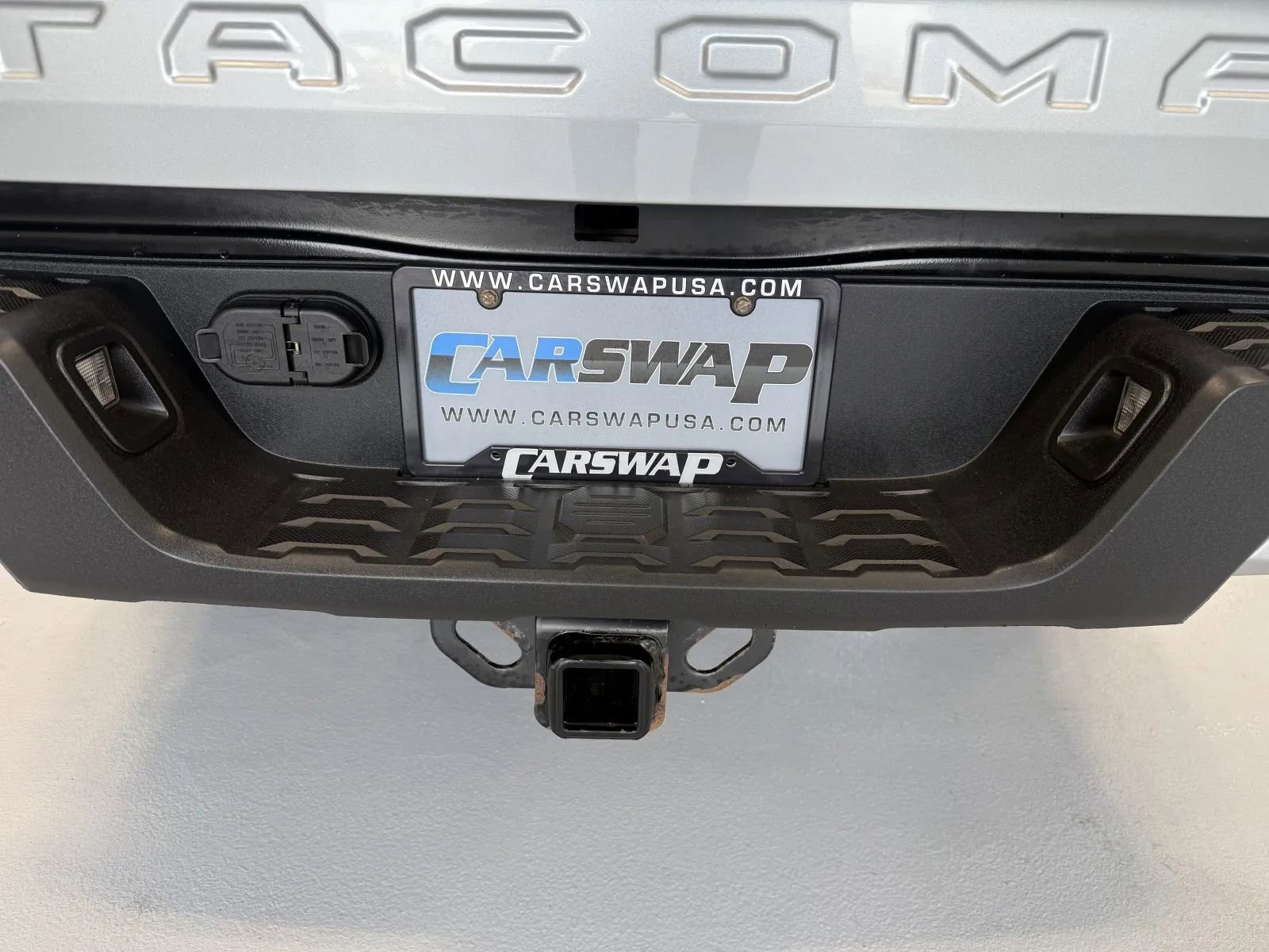 Used 2023 Toyota Tacoma SR5 w/ Technology Package image 16