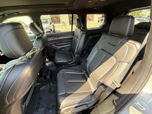 New 2025 Jeep Grand Cherokee L Limited w/ Trailer Tow Package image 14