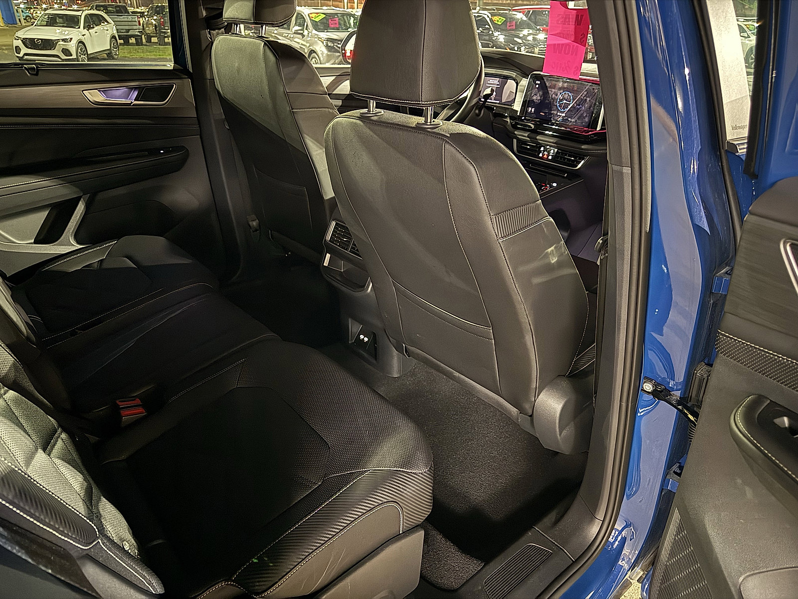 Used 2025 Volkswagen Atlas Cross Sport SE image 11