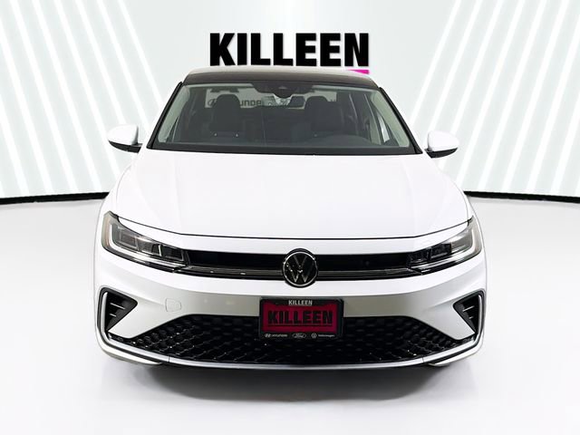 Used 2025 Volkswagen Jetta SE w/ Sunroof Package image 2