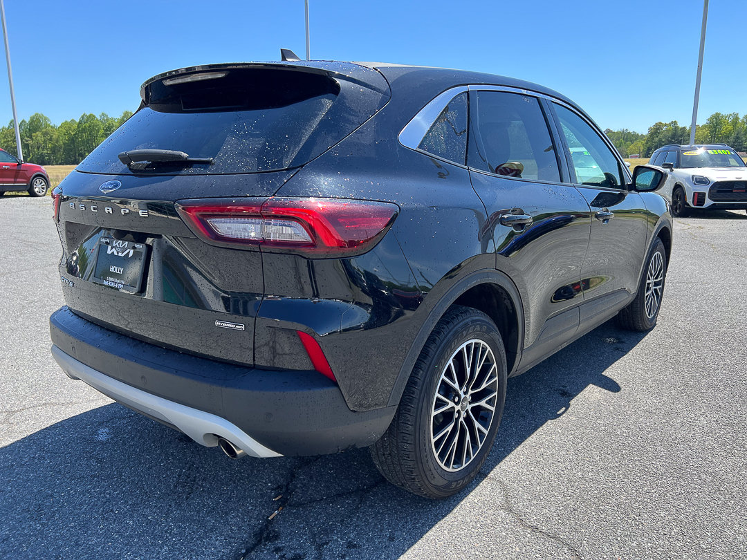 Used 2023 Ford Escape Active w/ Tech Pack #1 AWD/4WD image 9