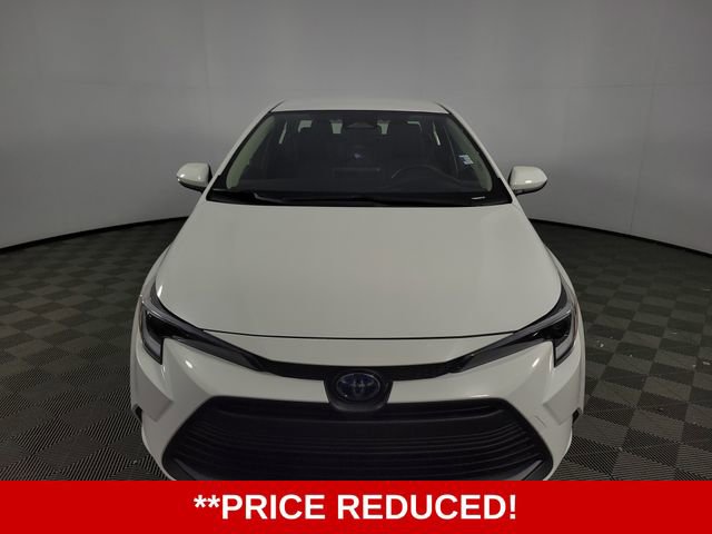 Used 2024 Toyota Corolla LE image 2