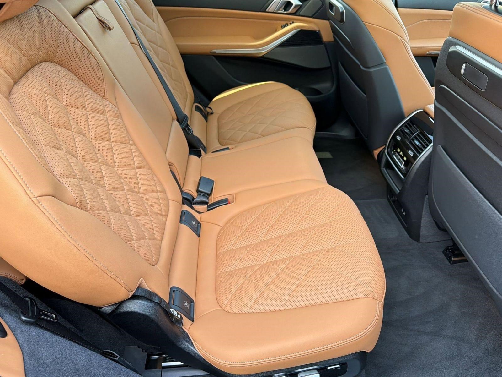 Used 2026 BMW X7 xDrive40i w/ M Sport Package AWD/4WD image 28