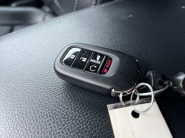 Used 2025 Honda Pilot EX-L image 32