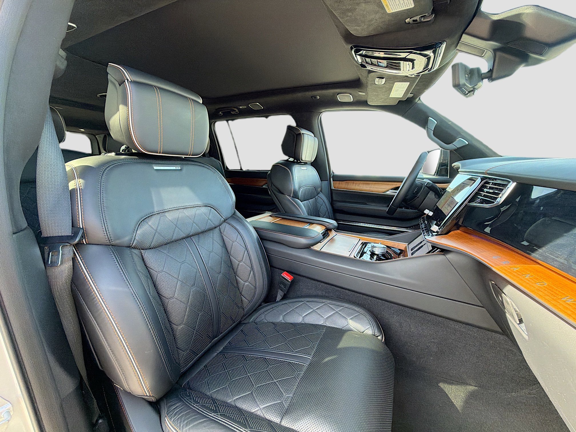 Used 2024 Jeep Grand Wagoneer L Series III image 16