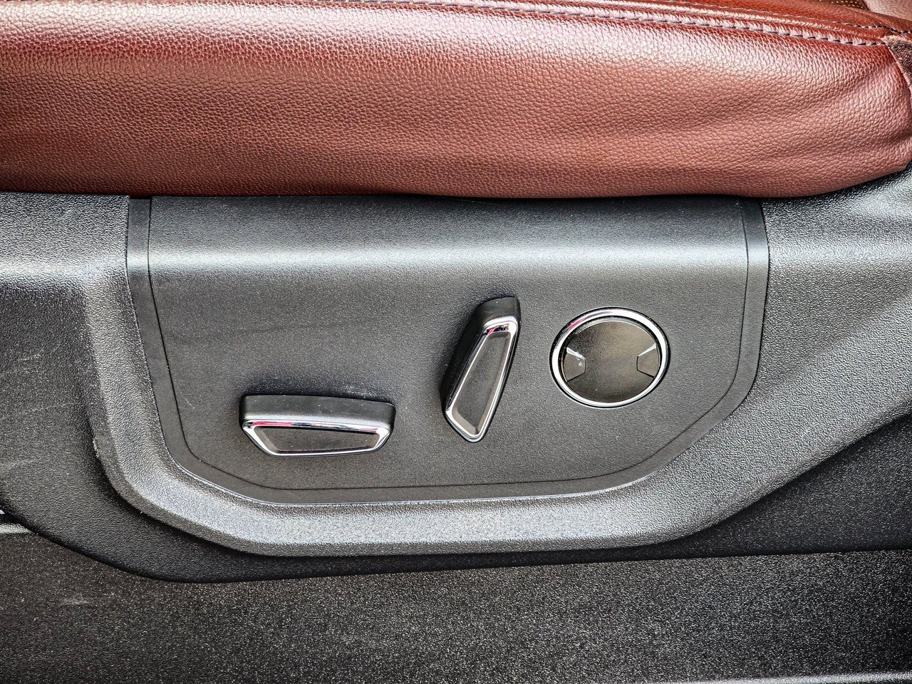 Used 2024 Ford Expedition Max Limited image 17