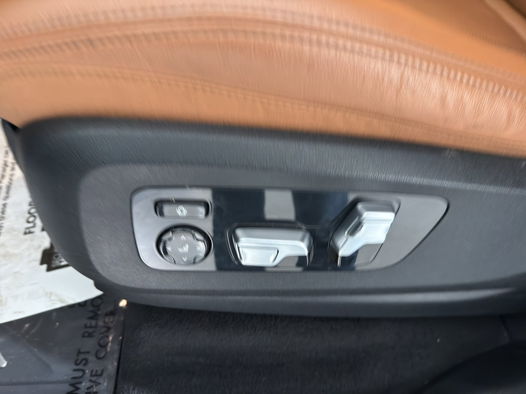 Used 2021 BMW X7 xDrive40i image 16