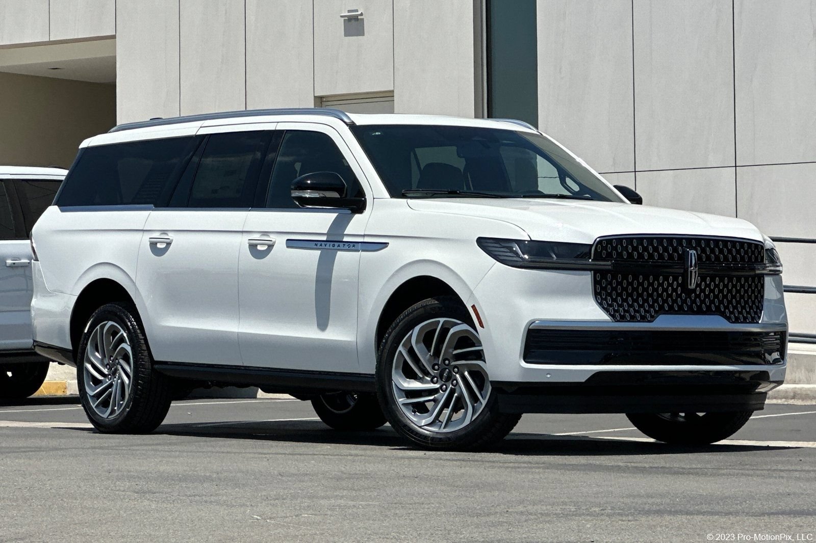 New 2026 Lincoln Navigator L Reserve AWD/4WD video 1