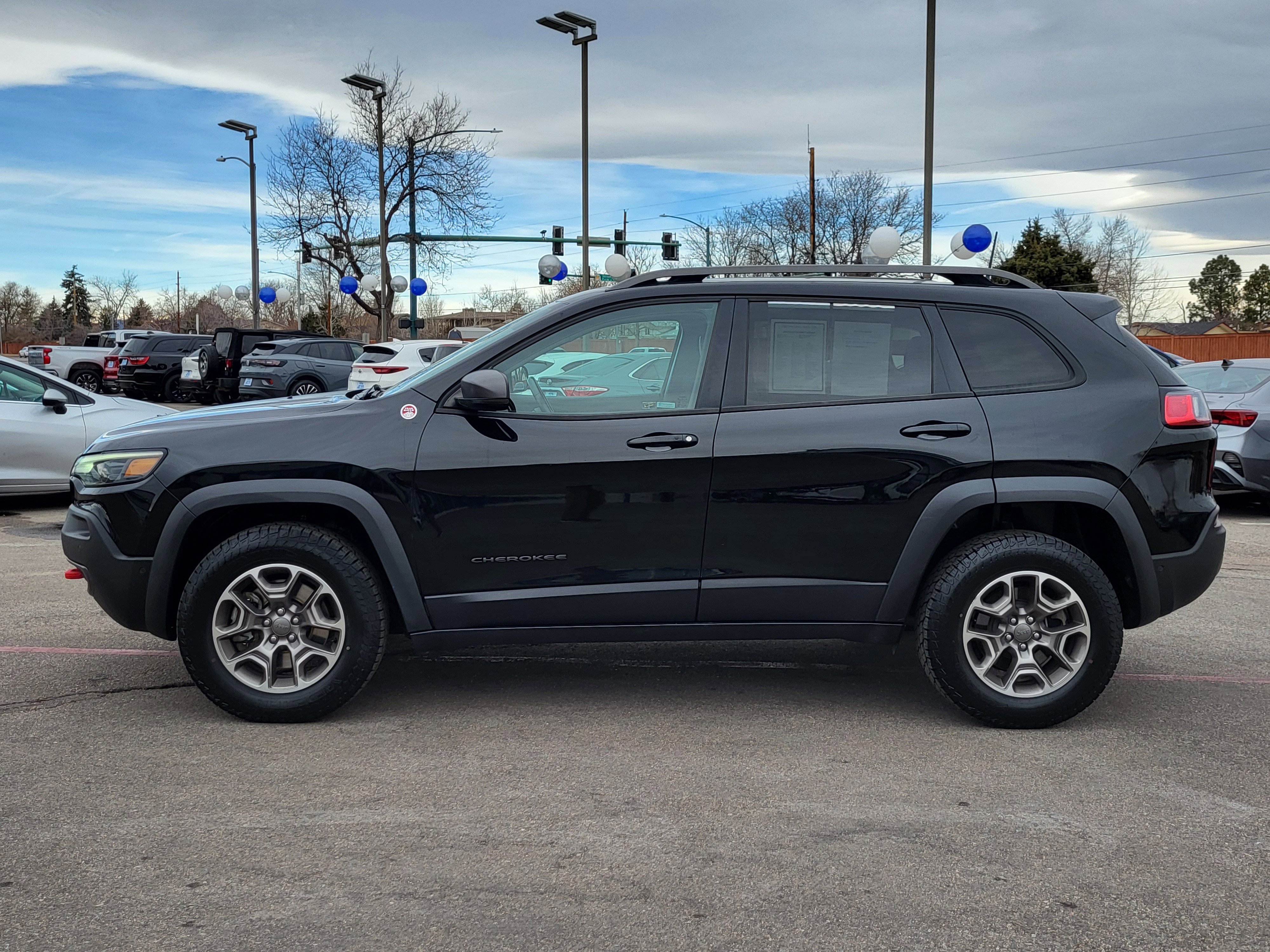 Used 2020 Jeep Cherokee Trailhawk image 4