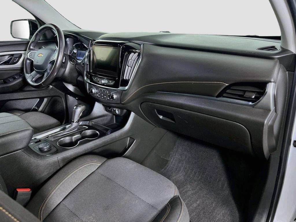 Used 2020 Chevrolet Traverse LT w/ LPO, Blackout Package AWD/4WD image 35