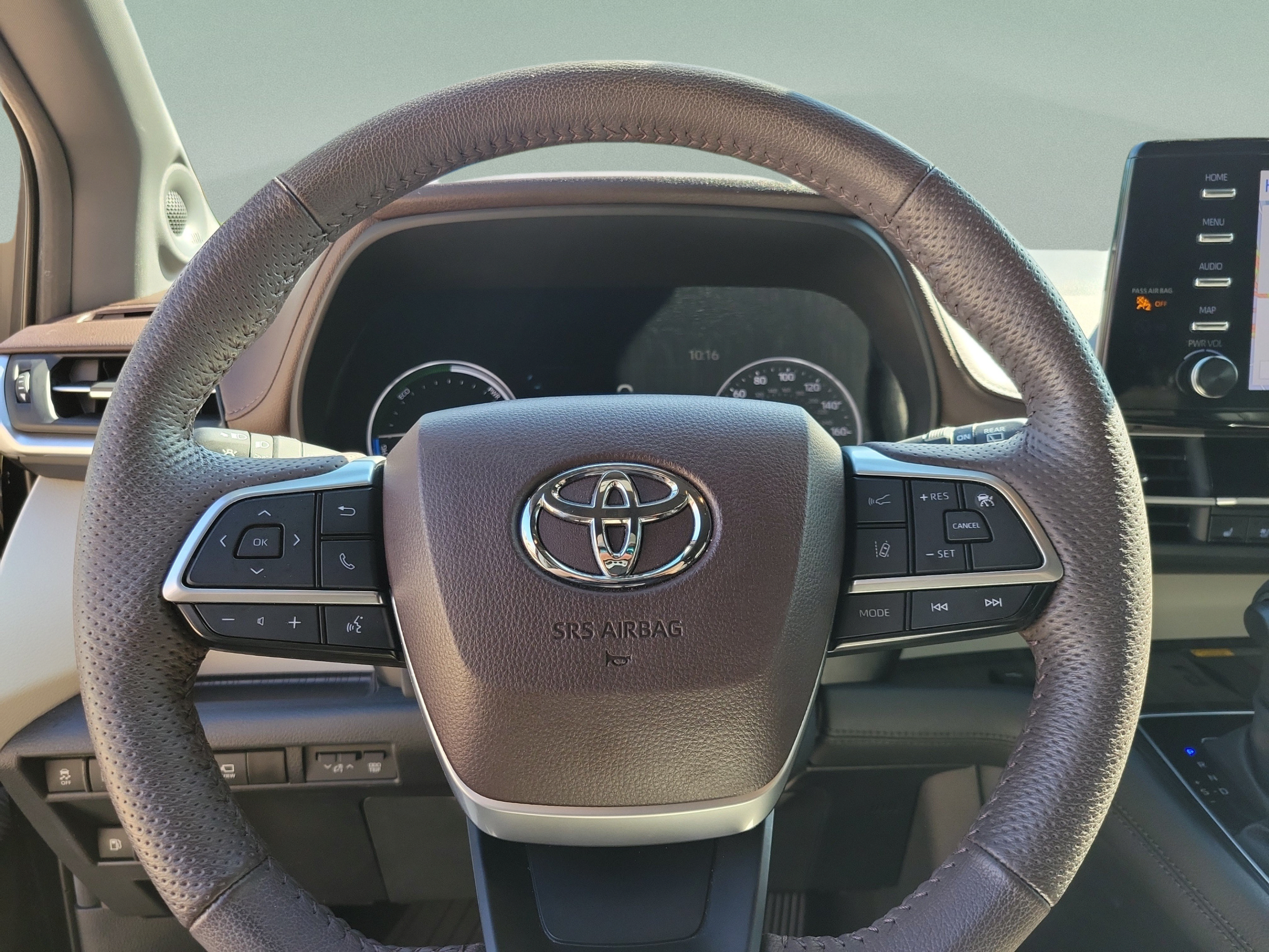 Certified 2024 Toyota Sienna Platinum FWD image 12