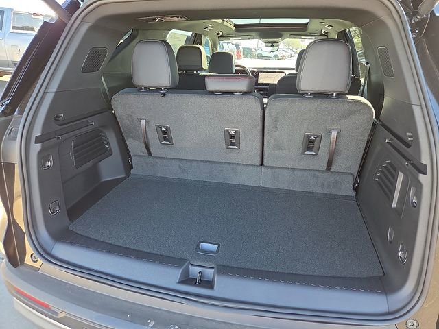 New 2026 Chevrolet Traverse Z71 w/ Enhanced Driving Package image 6