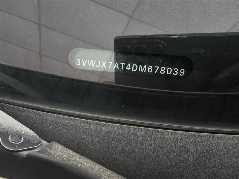 Used 2013 Volkswagen Beetle 2.5 FWD image 32