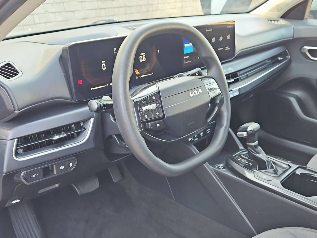 Used 2025 Kia K4 FWD image 15