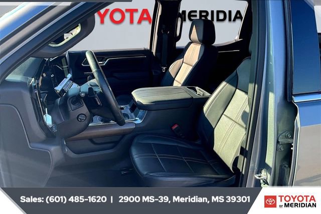 Used 2024 Chevrolet Silverado 1500 High Country w/ Technology Package image 18