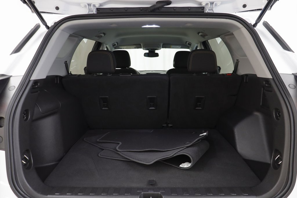 Used 2021 GMC Terrain SLE image 17