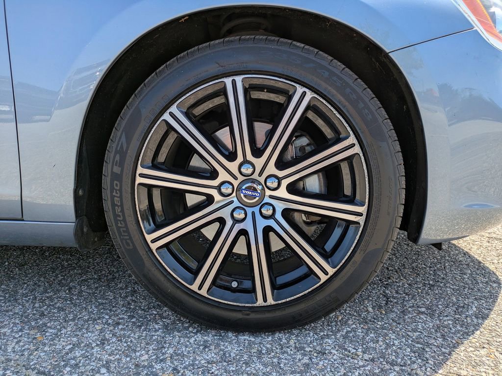 Used 2018 Volvo S60 T5 Inscription image 11