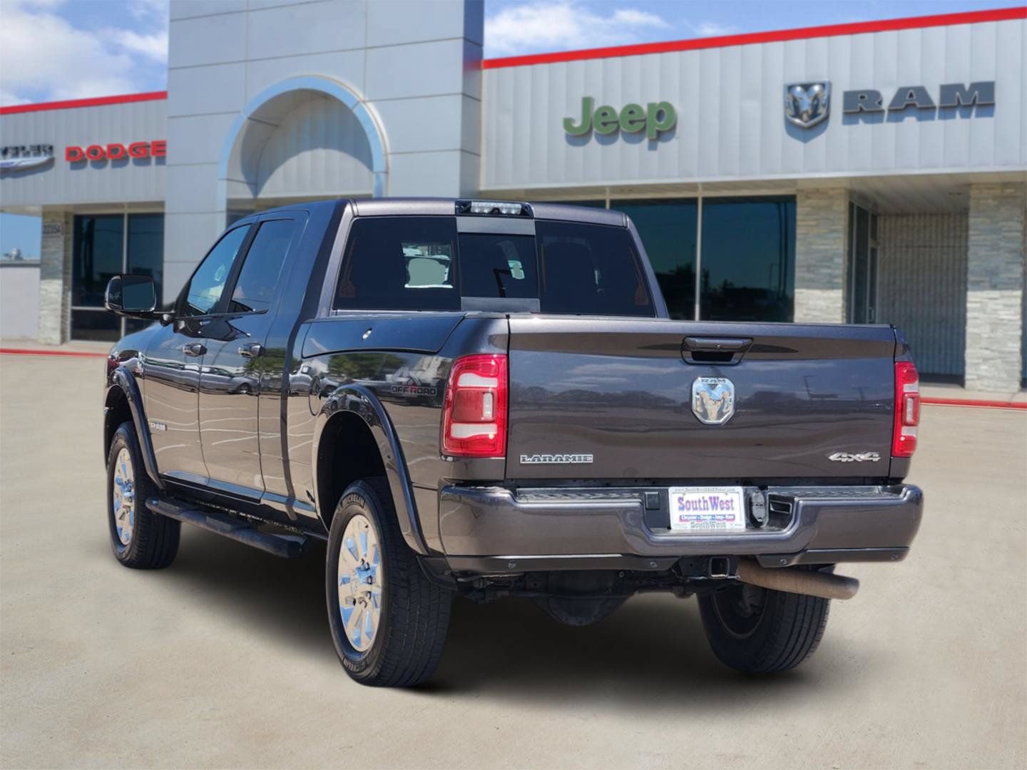 Used 2021 RAM 2500 Laramie AWD/4WD image 4