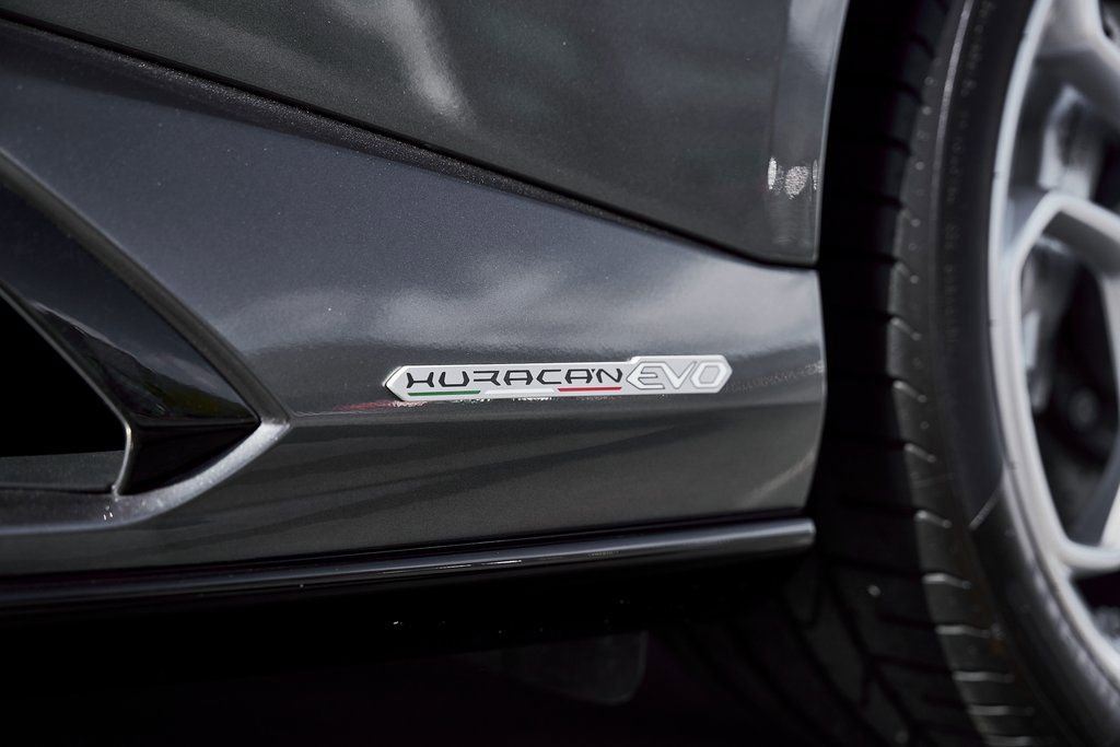 Used 2024 Lamborghini Huracan EVO AWD/4WD image 9