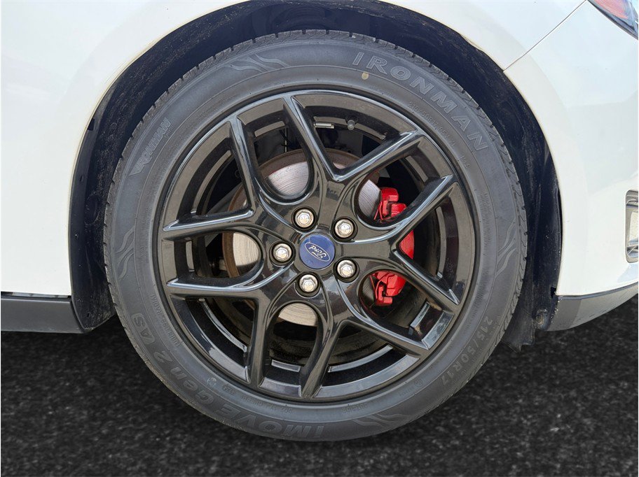 Used 2016 Ford Focus SE w/ Equipment Group 201A FWD image 12