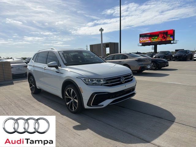 Used 2022 Volkswagen Tiguan SEL R-Line image 1