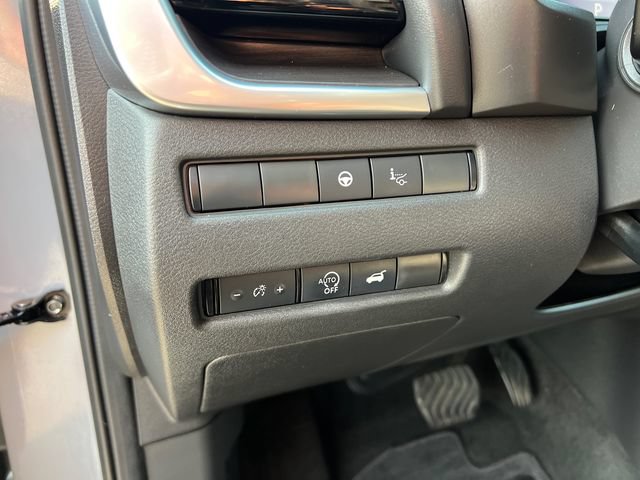 Used 2023 Nissan Rogue Platinum w/ Platinum Premium Package AWD/4WD image 13