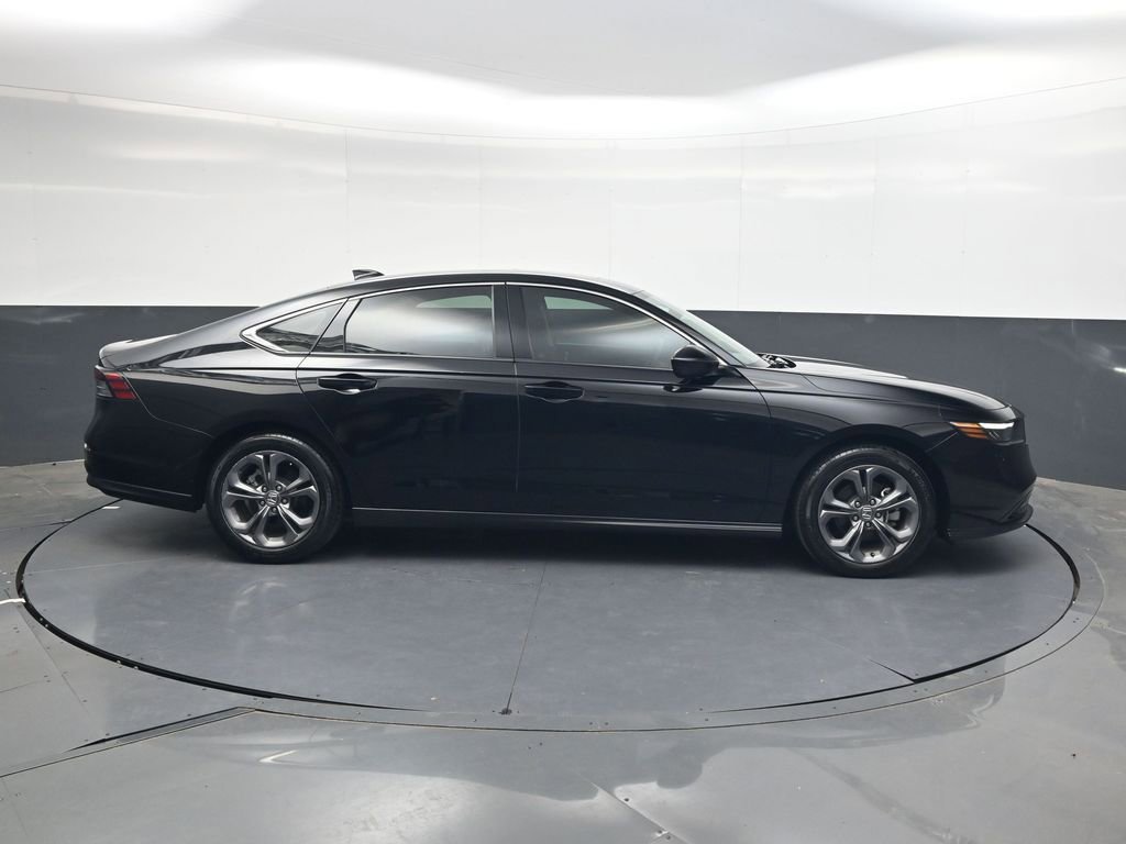 Certified 2023 Honda Accord EX image 3