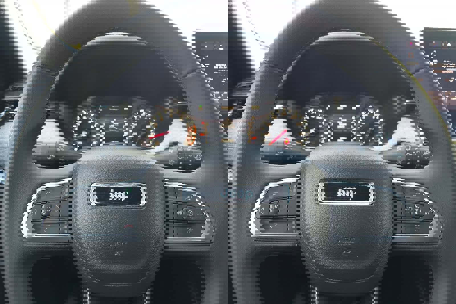 Used 2024 Jeep Compass Latitude image 25