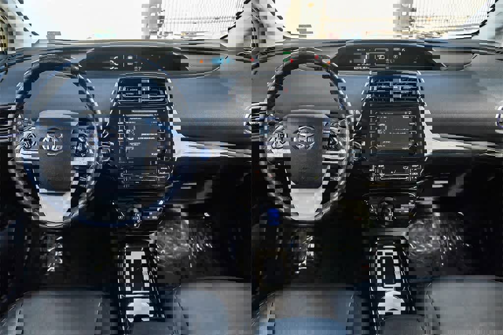 Used 2016 Toyota Prius Four Touring image 12