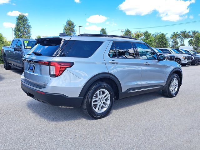 Certified 2025 Ford Explorer Active AWD/4WD image 8