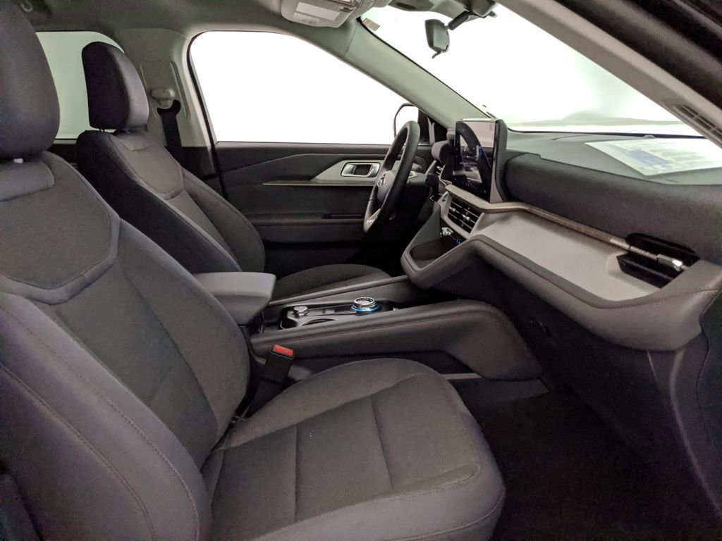 New 2025 Ford Explorer Active image 27