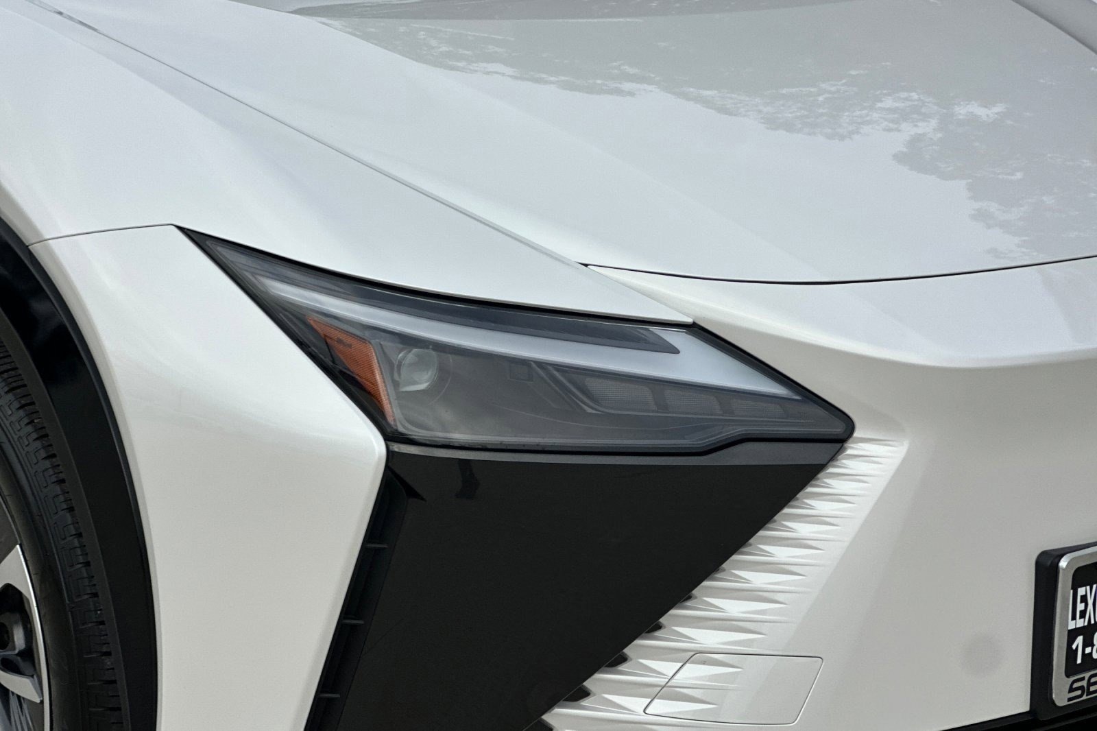 Used 2025 Lexus RZ 300e image 11