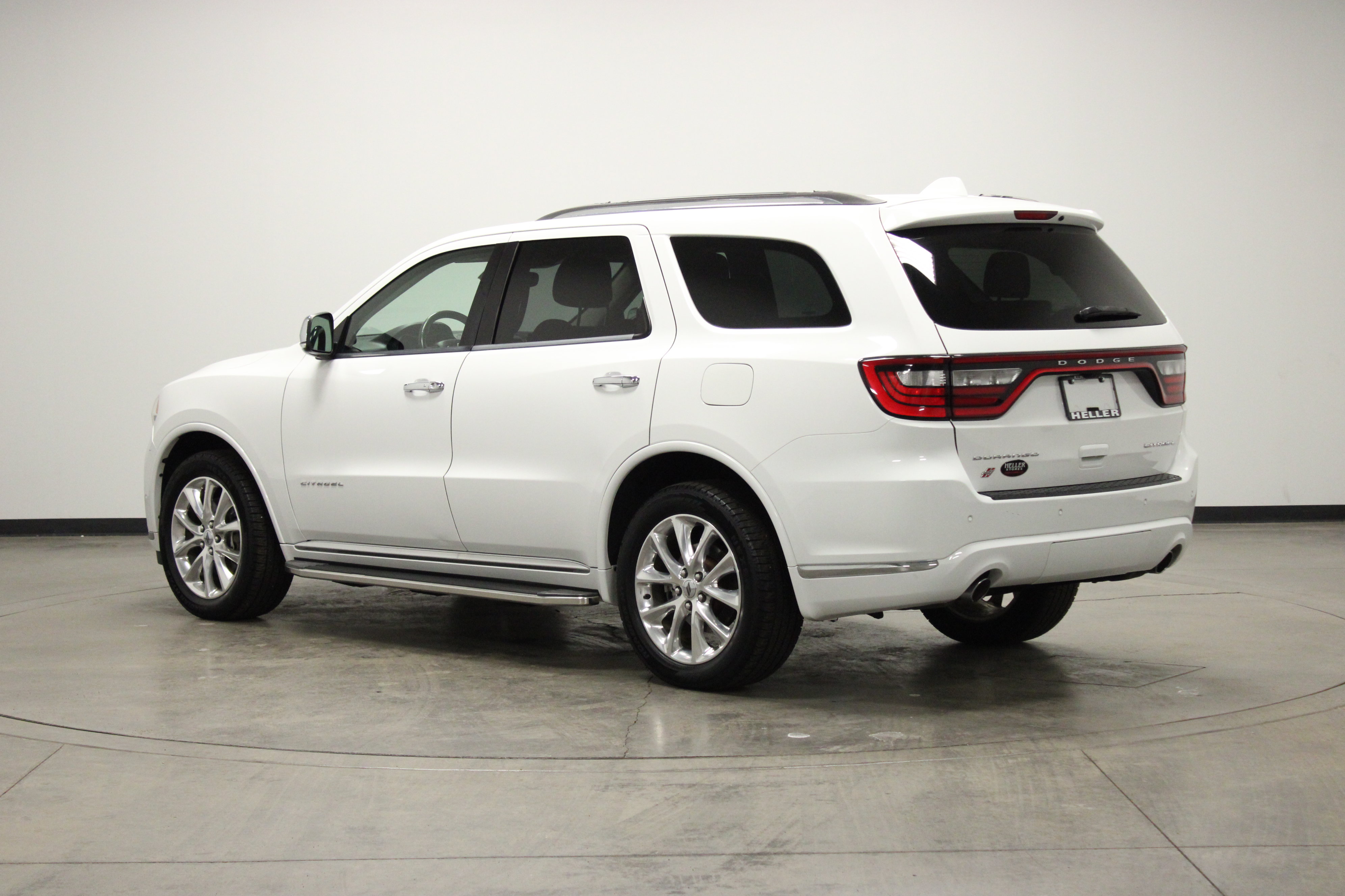 Used 2019 Dodge Durango Citadel w/ Technology Group AWD/4WD image 6