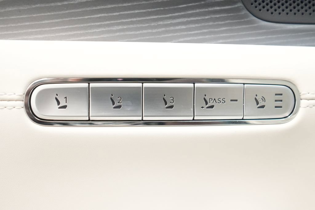 Used 2023 Genesis G90 3.5T image 17