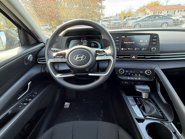 New 2026 Hyundai Elantra Blue image 18