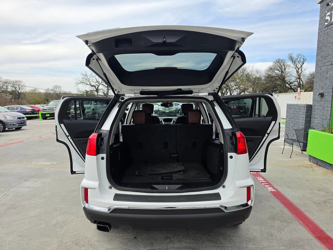 Used 2017 GMC Terrain SLT image 28