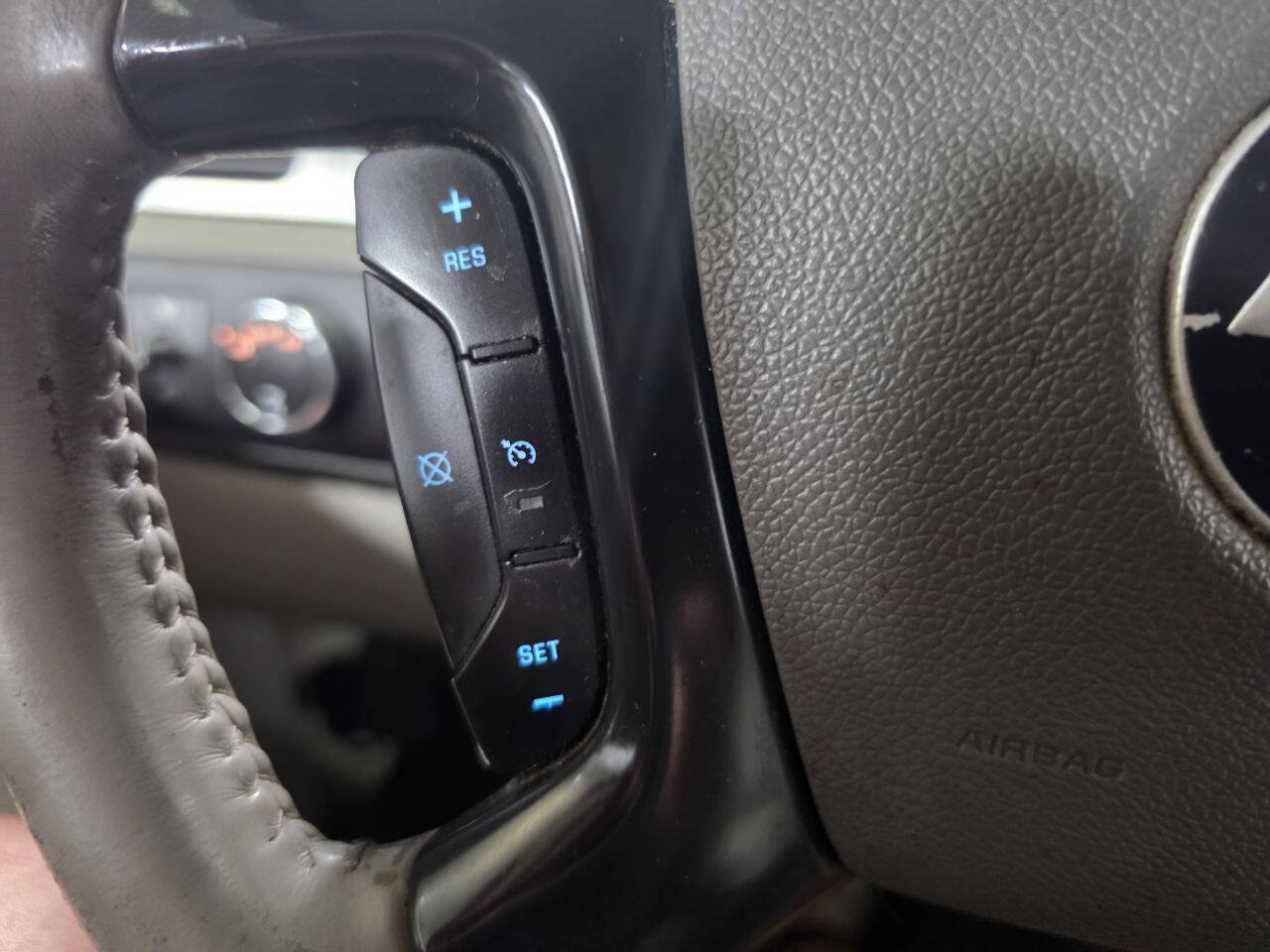 Used 2007 Chevrolet Avalanche LTZ w/ LTZ Preferred Equipment Group AWD/4WD image 24