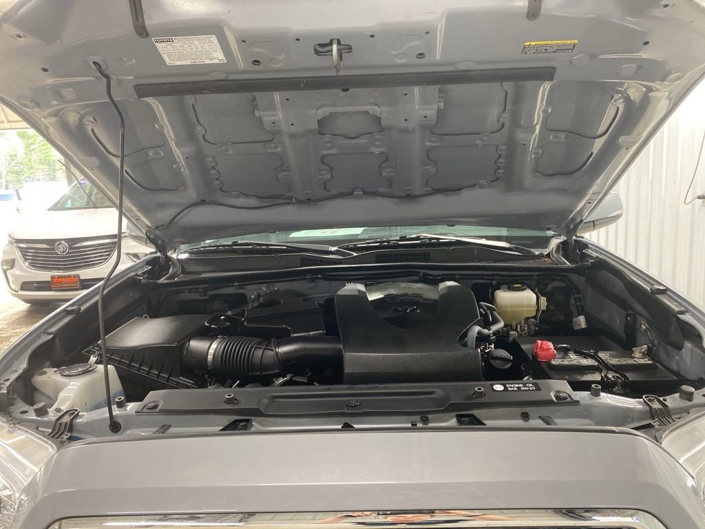 Used 2019 Toyota Tacoma TRD Off-Road AWD/4WD image 39