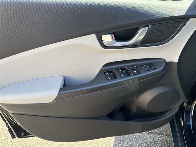 Used 2023 Hyundai Kona SE w/ Cargo Package FWD image 14