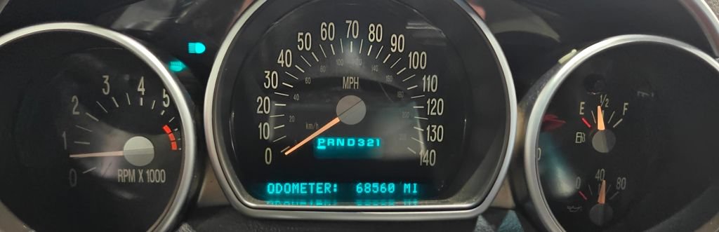 Used 2003 Chevrolet SSR w/ Preferred Equipment Group RWD image 40