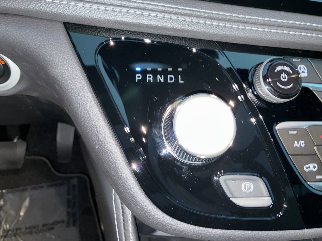 New 2026 Chrysler Pacifica Limited w/ Trailer Tow Group image 25