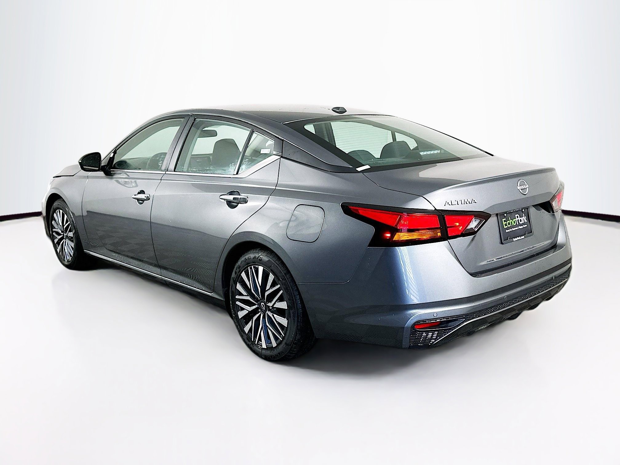 Used 2025 Nissan Altima 2.5 SV image 5
