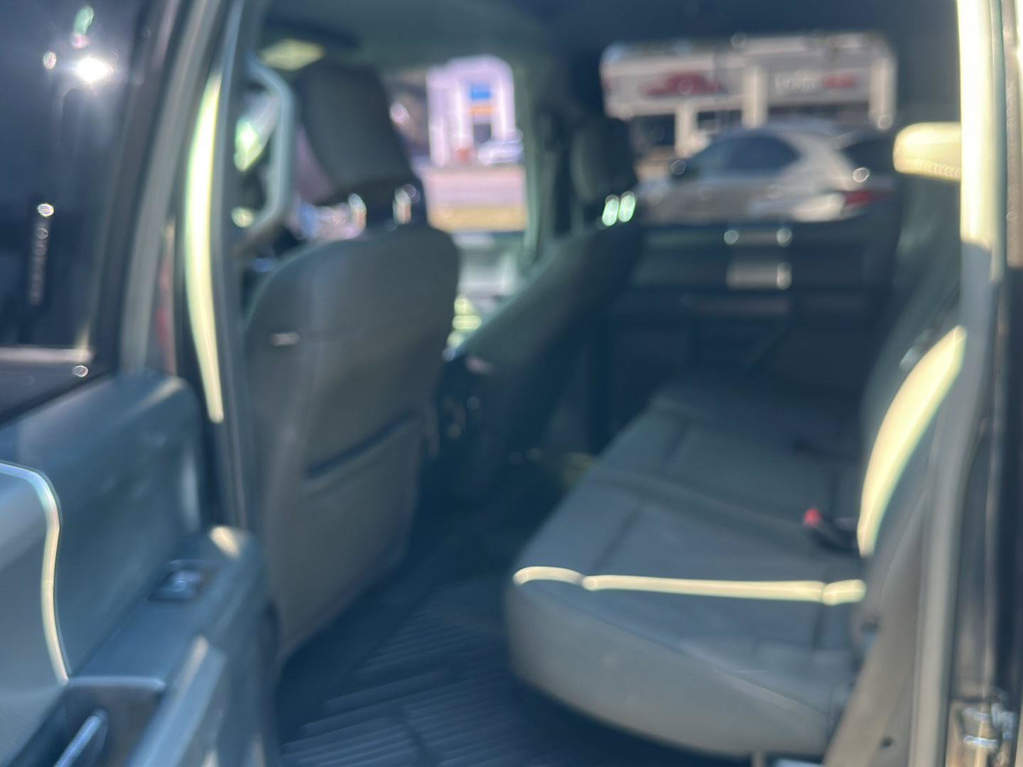 Used 2015 Ford F150 XLT w/ Equipment Group 302A Luxury AWD/4WD image 19