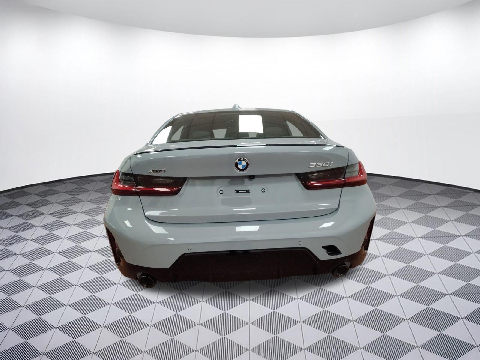 Used 2026 BMW 330i xDrive Sedan w/ M Sport Package AWD/4WD image 8