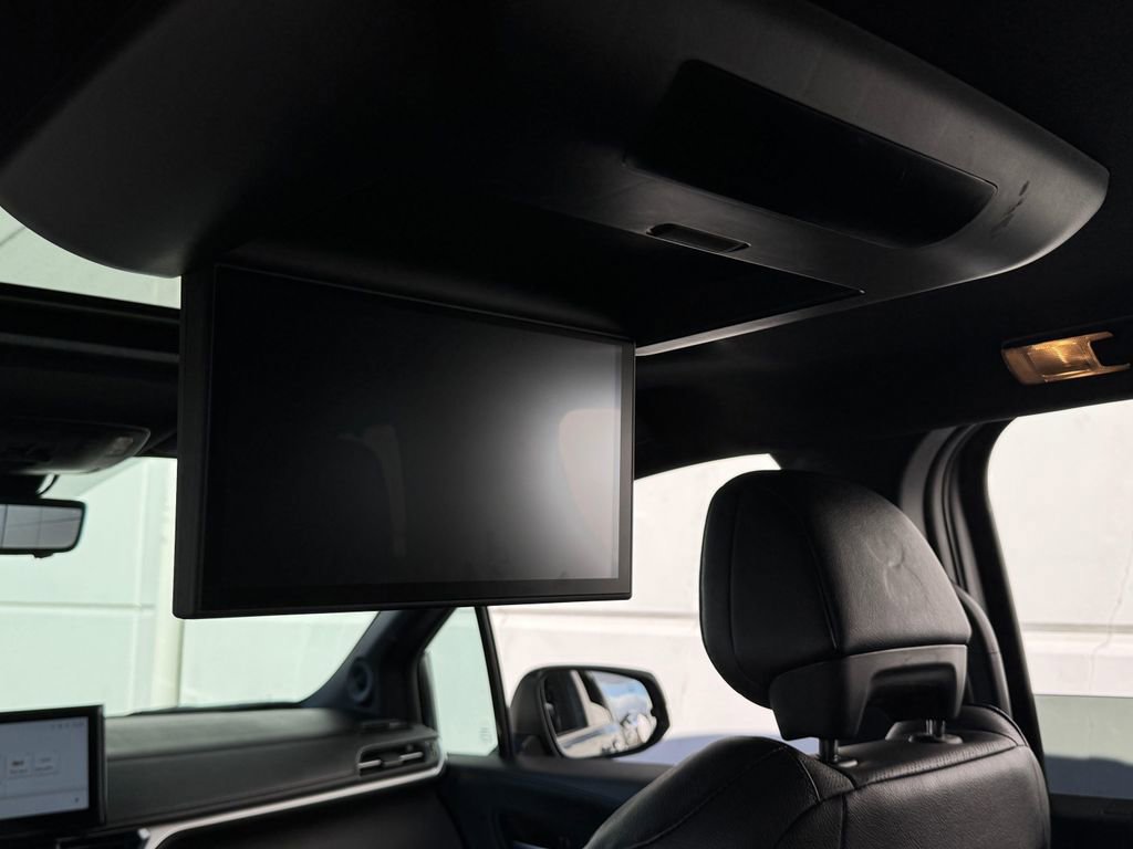 Certified 2025 Toyota Sienna Limited AWD/4WD image 33