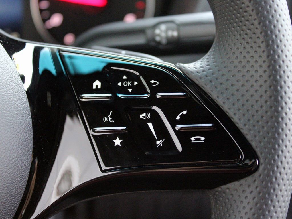 Used 2025 Mercedes-Benz Sprinter 2500 image 15