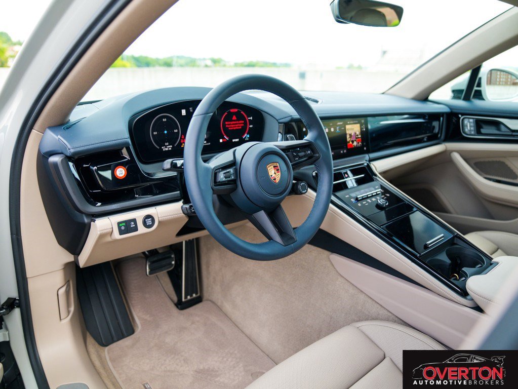 Used 2025 Porsche Panamera 4 image 12