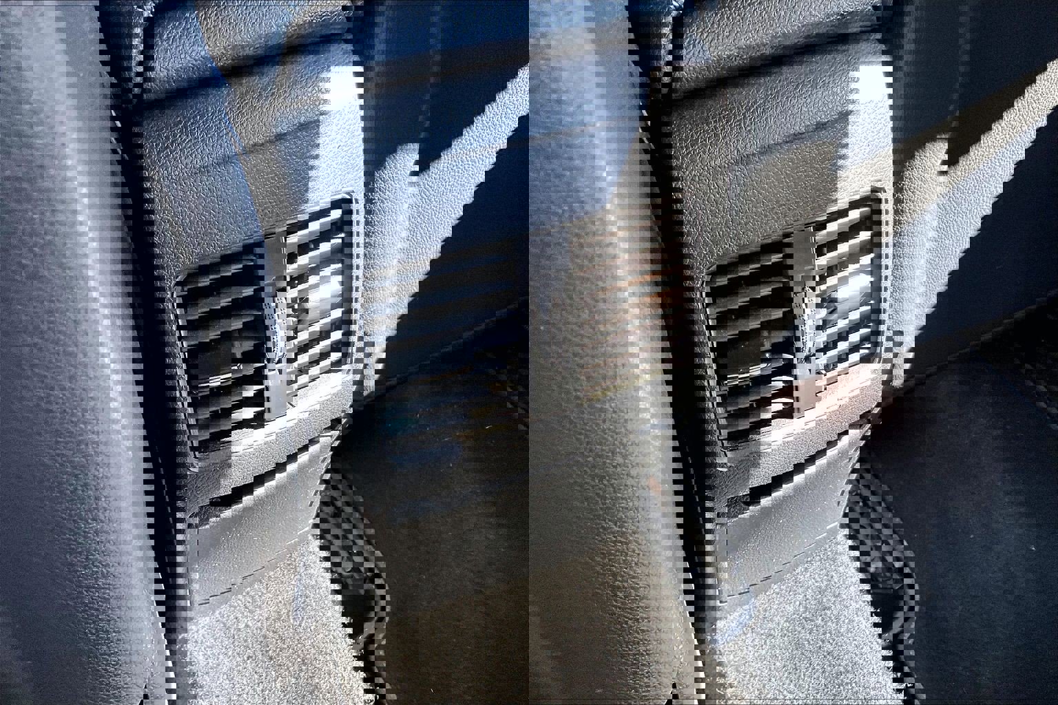 Used 2015 Mercedes-Benz CLA 250 image 11